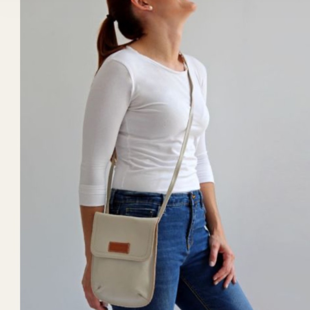 Cueropapel&tijera Minime Vanilla Leather Crossbody - Picture 2 of 11